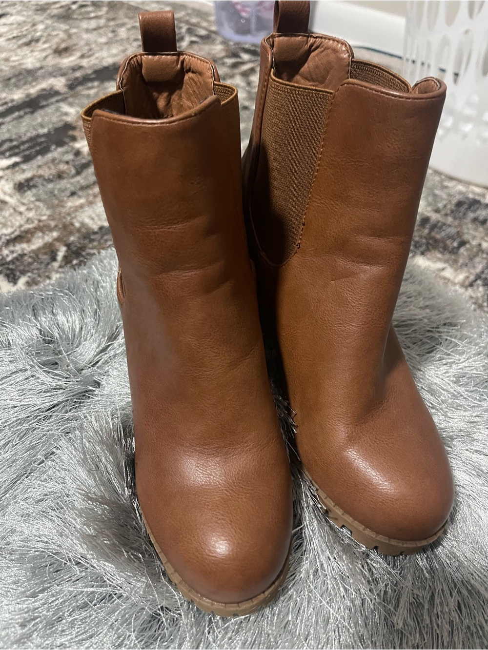 Women’s Chelsea Ankle Booties in Cognac Brown